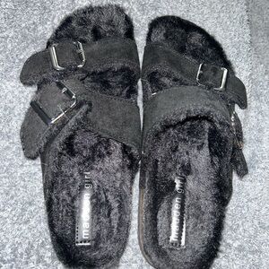 Madden Girl furry sandals..never worn..size 7.5M